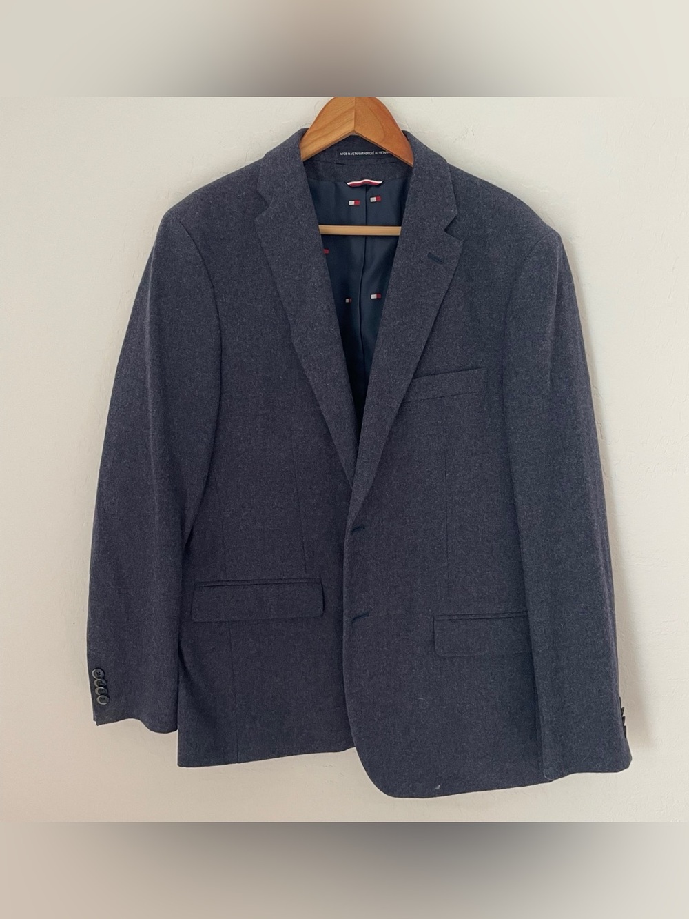 Tommy Hilfiger wool blend navy suit jacket size large (see measurements)
